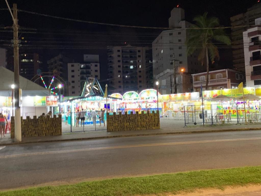 Apartamento Frente Ao Mar Com Varanda E Piscina Praia Grande  Extérieur photo